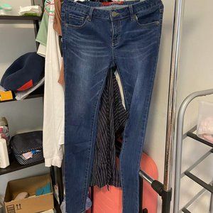 Guess Women Low Rise skinny Jeans 27